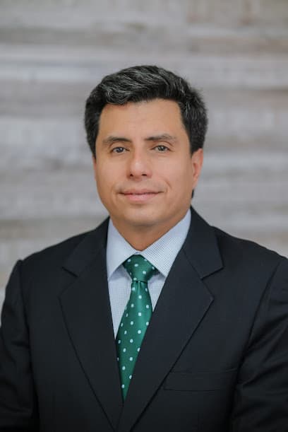 Urólogo en Bogotá Dr. Juan Pablo Moncada | Hiperplasia Prostática | Vasectomía | cistoscopia transuretral — foto