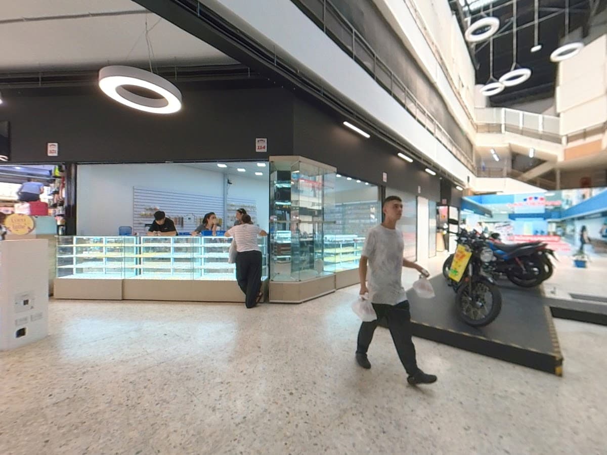 Las Tiendas Centro Comercial Bodega 411b — foto