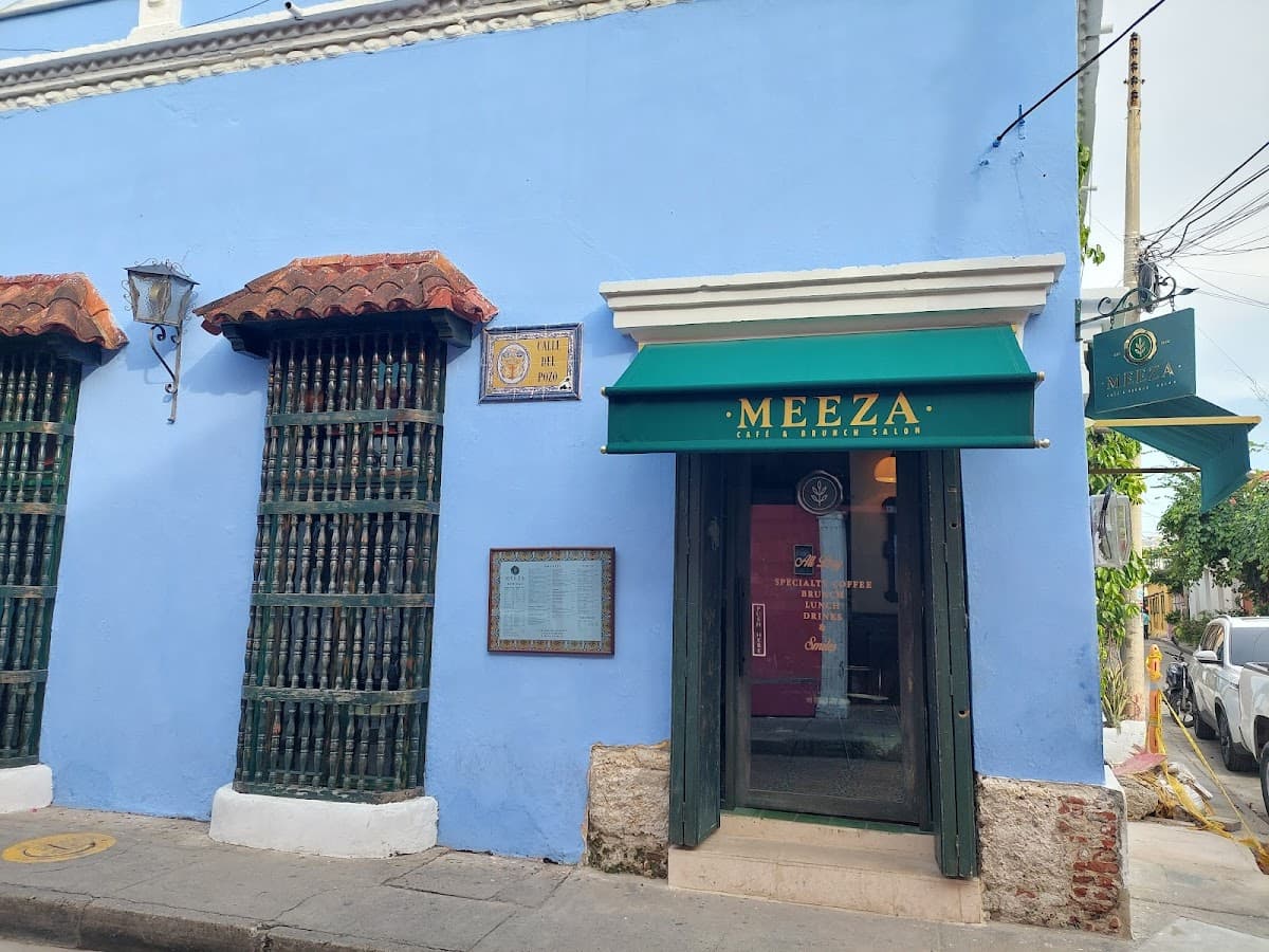 Meeza Café , Brunch & Bar Salón