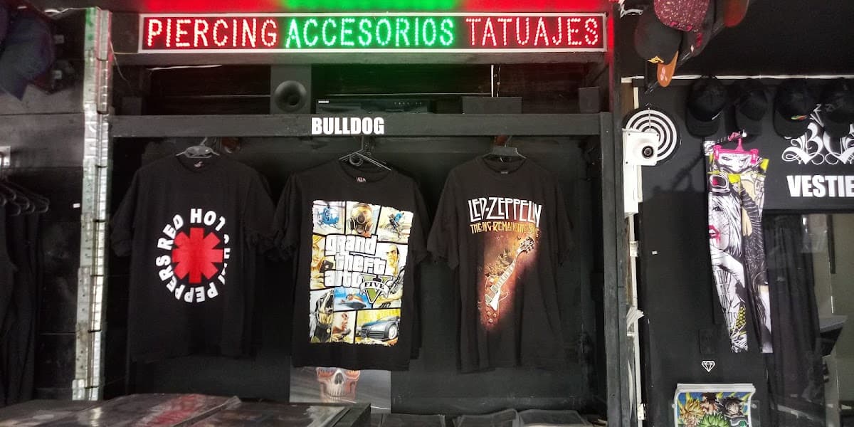 BULLDOG ROCKSHOP TATTOO — foto
