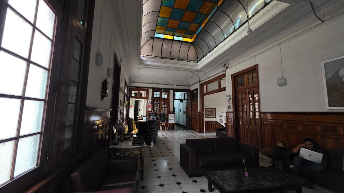 1900 Backpackers Hostel