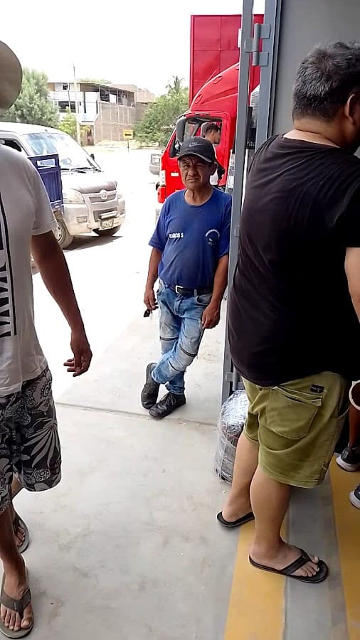 SHALOM CALLE EMAÚS — foto