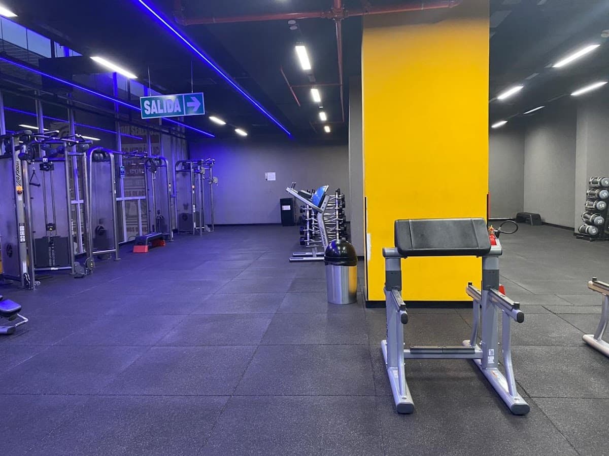 Gimnasio Smart Fit - Colonial — foto