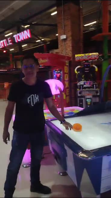 Crazy Town Mall Plaza — foto