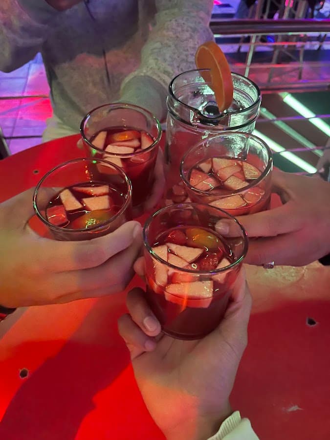 MEGA DISCO TIO JHONNIE — foto