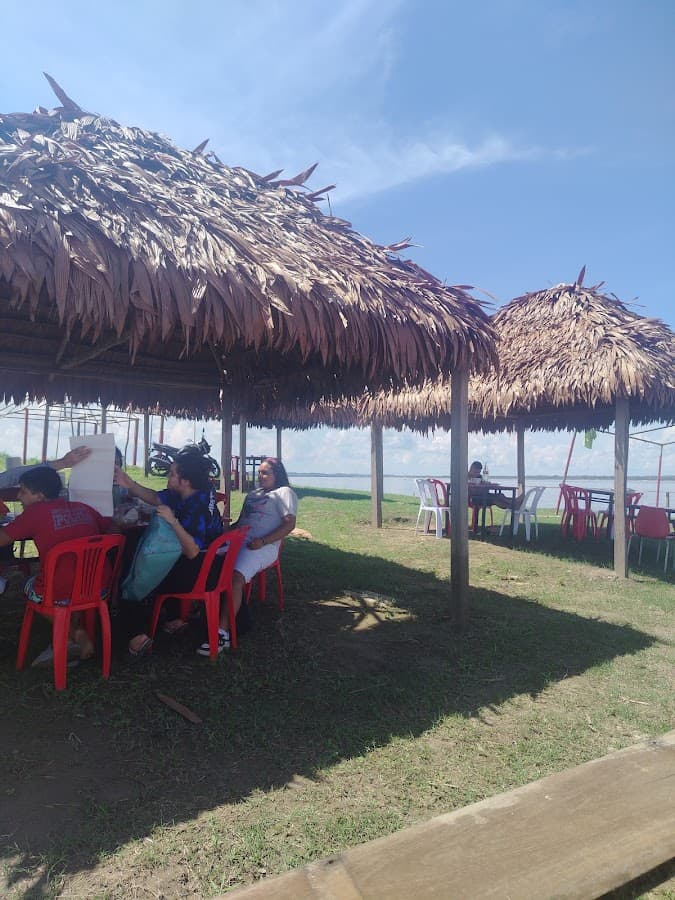 Restaurante mirador turístico encuentro amazonas