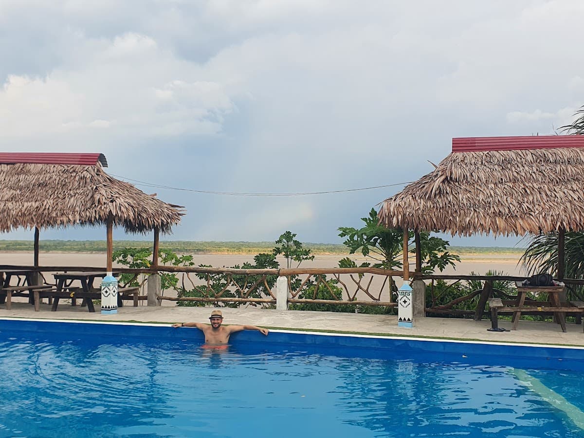 Restaurante mirador turístico encuentro amazonas — foto