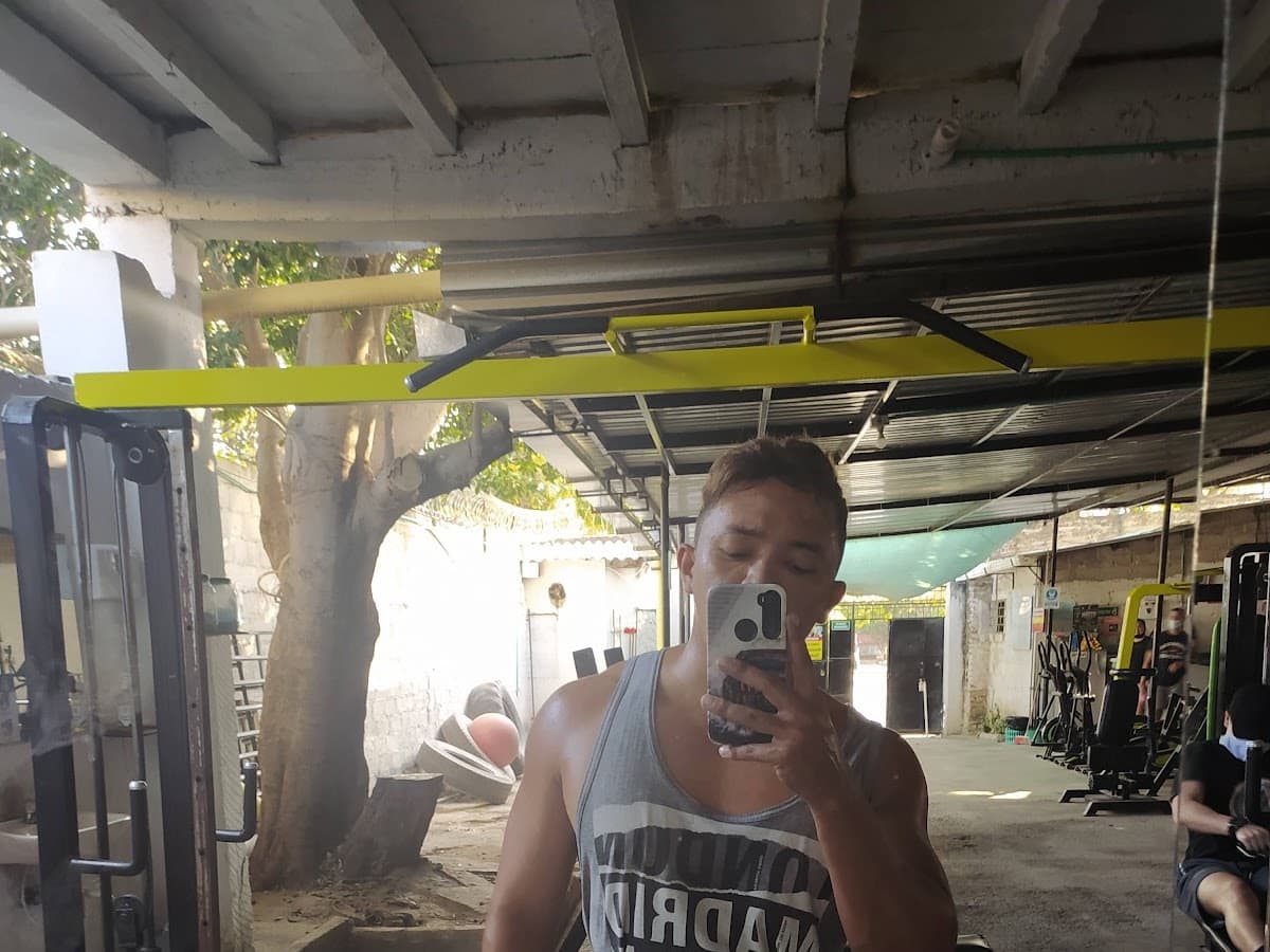 POWER TRAINING CLUB — foto
