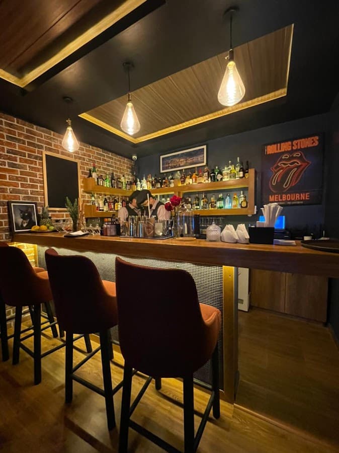 Black Cat Bar Cusco - Craft Cocktails & Spirits