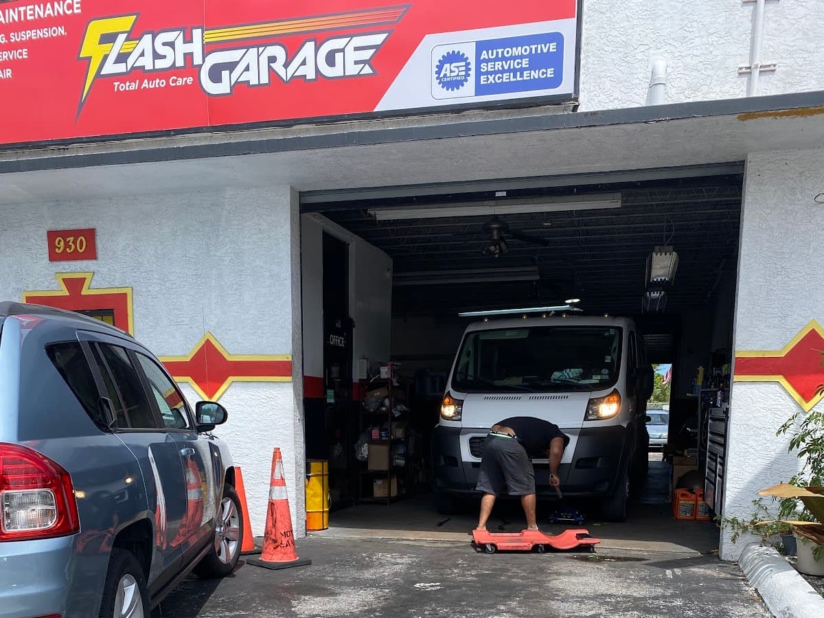 Wales Garage — foto