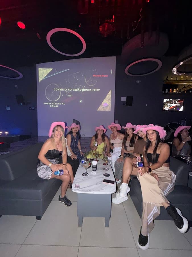 Discoteca en Pereira Las Primaveras de Yuri | Rumba, Plancha y Karaoke — foto