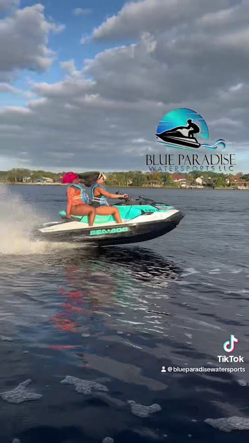 Blue Paradise Watersports Jet Ski Rental — foto