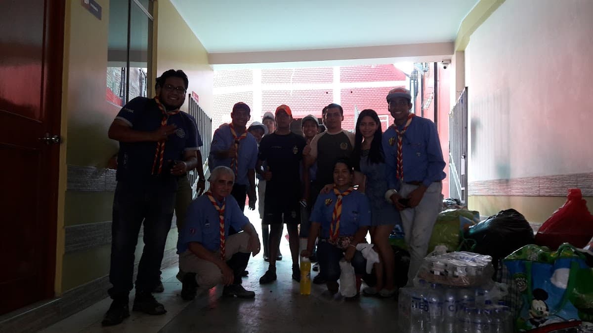 Colegio Peruano Canadiense — foto