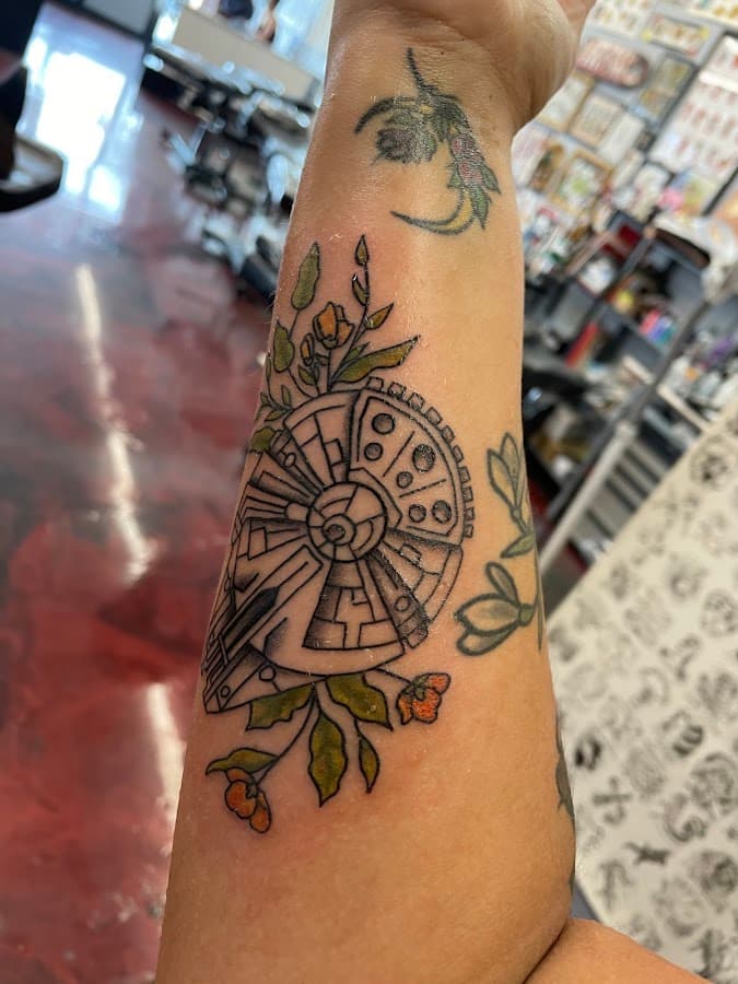 Atomic Tattoos and Piercing — foto