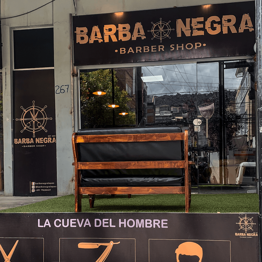 BARBA NEGRA Barberia - Peluqueria - Plaza España — foto