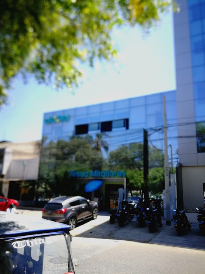 Centro Médico de Clínica Miraflores — foto