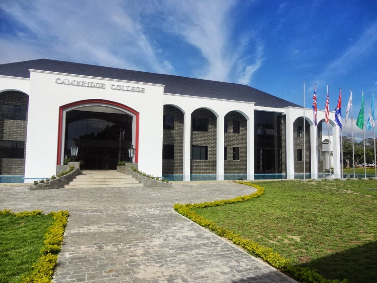Cambridge English Center CEC — foto