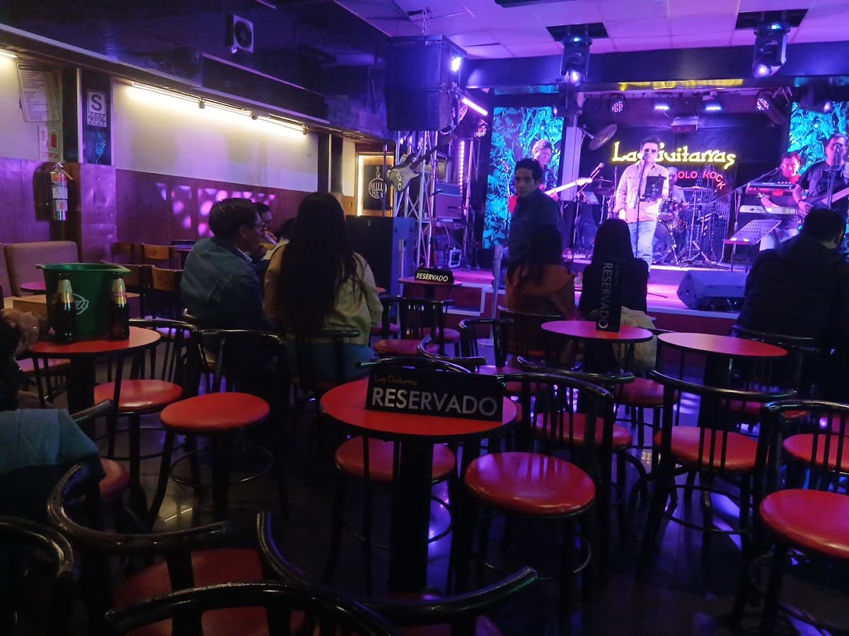 Las Guitarras