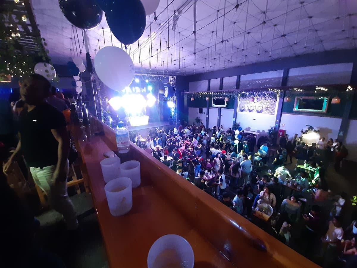 Naiah lounge bar