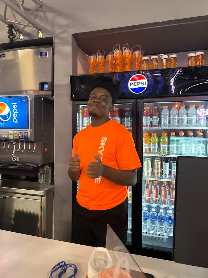 Sky Zone Trampoline Park — foto