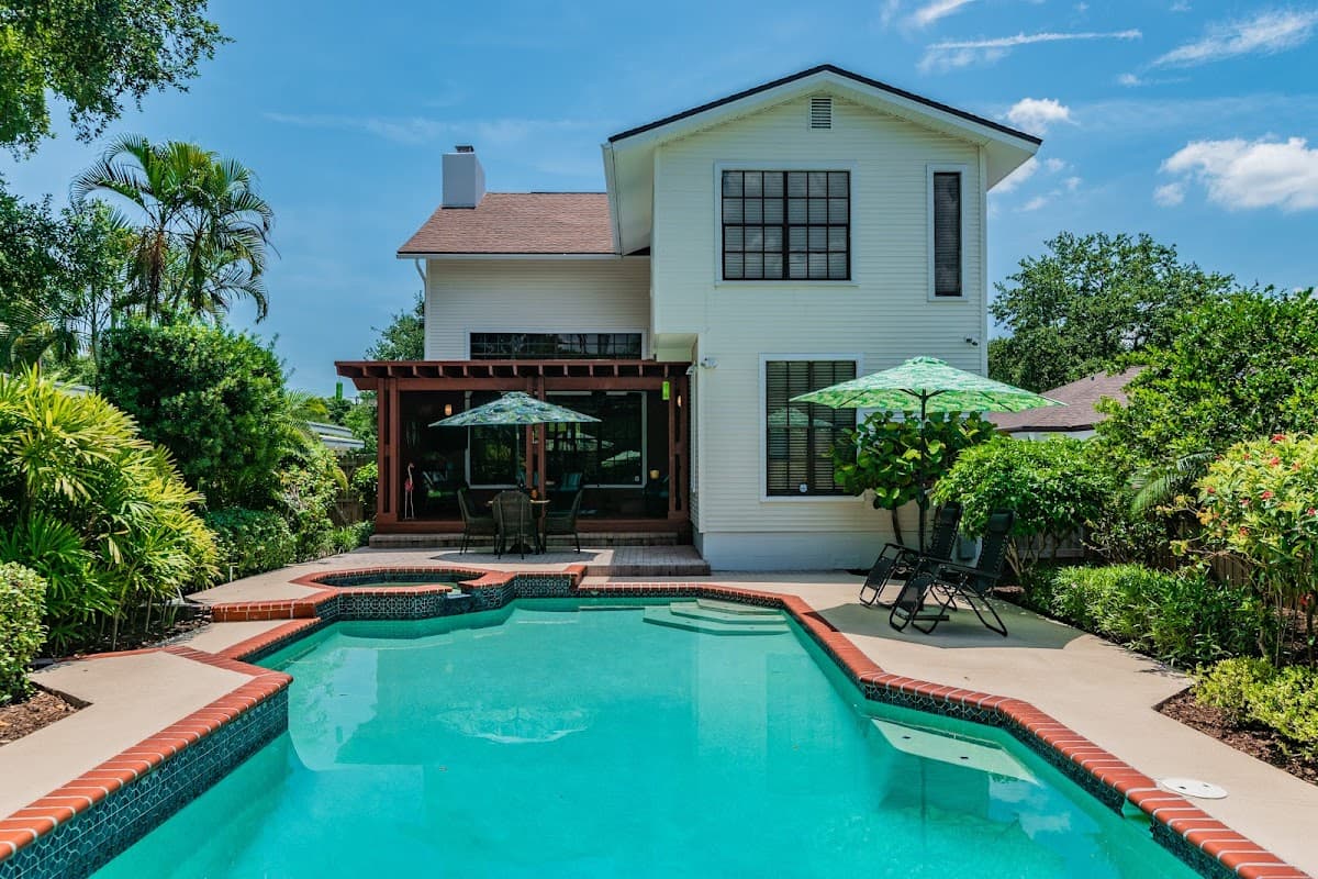 Homes and Living Group @ eXp Realty — foto