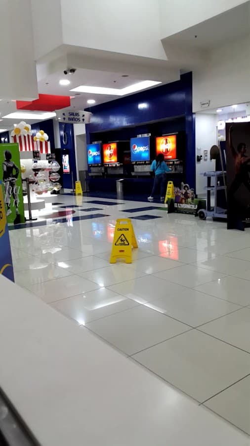 Centro Comercial Fundadores — foto