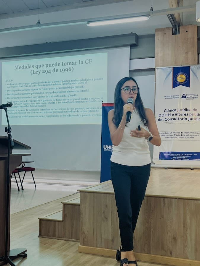 Daniela Escobar Arbelaez - Abogada derecho de familia
