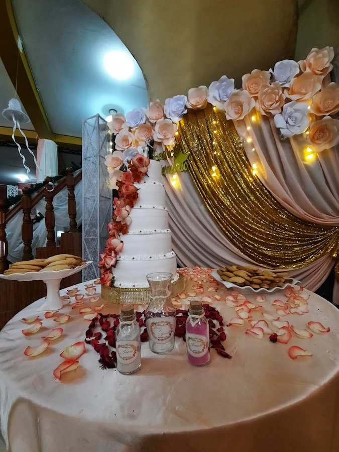 Orquídea Dorada, el palacio de las 15añeras — foto