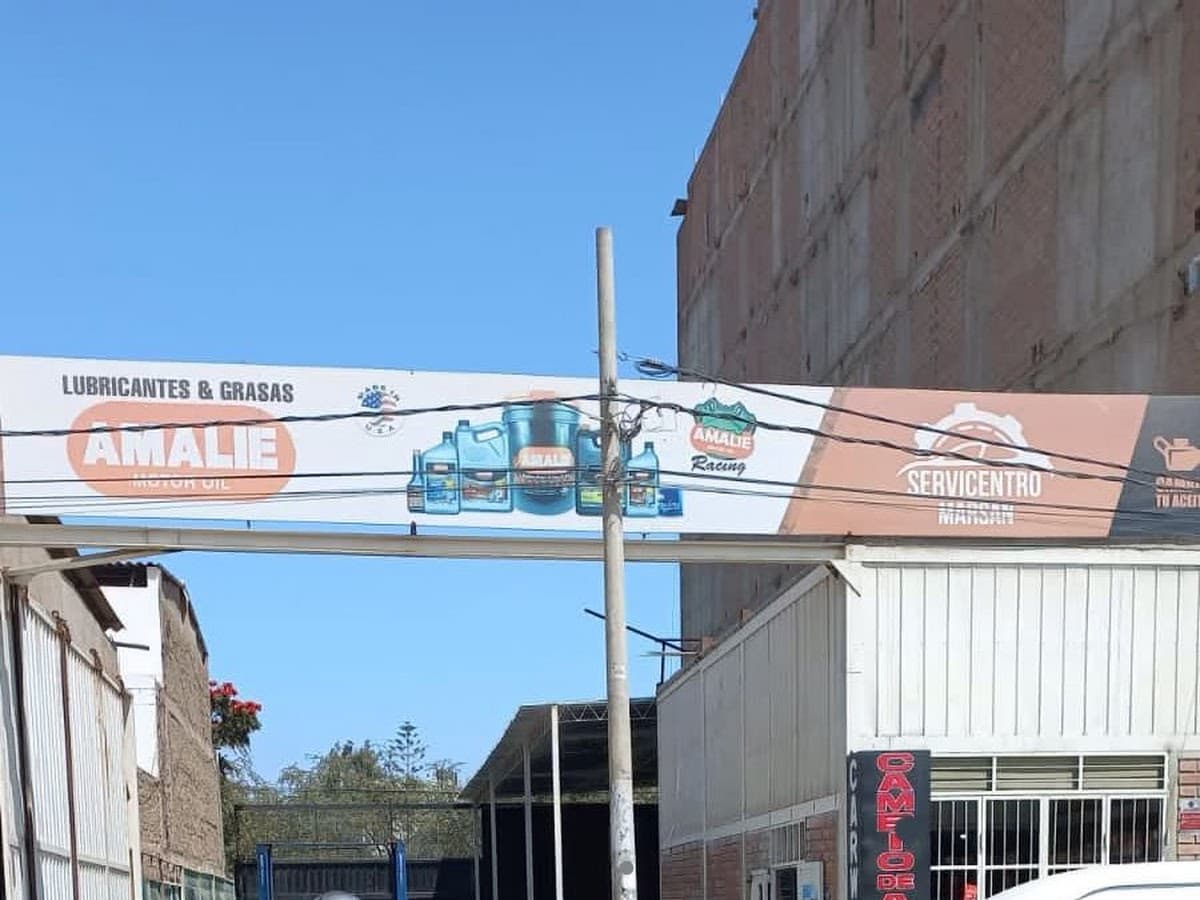 Z&z taller de mantenimiento automotriz — foto