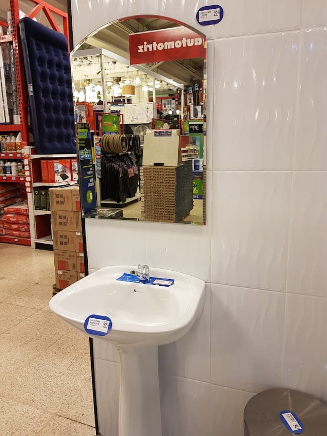 Hipermarket Albán Borja — foto