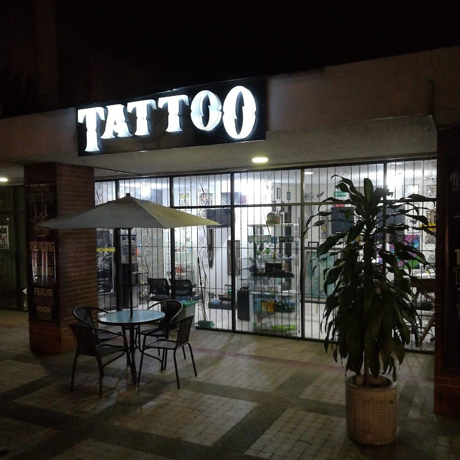 Demens Tattoo — foto