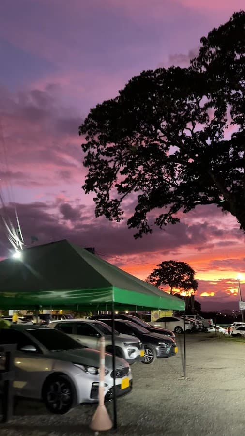 Alquiler de vehículos Destinos Rent a Car — foto