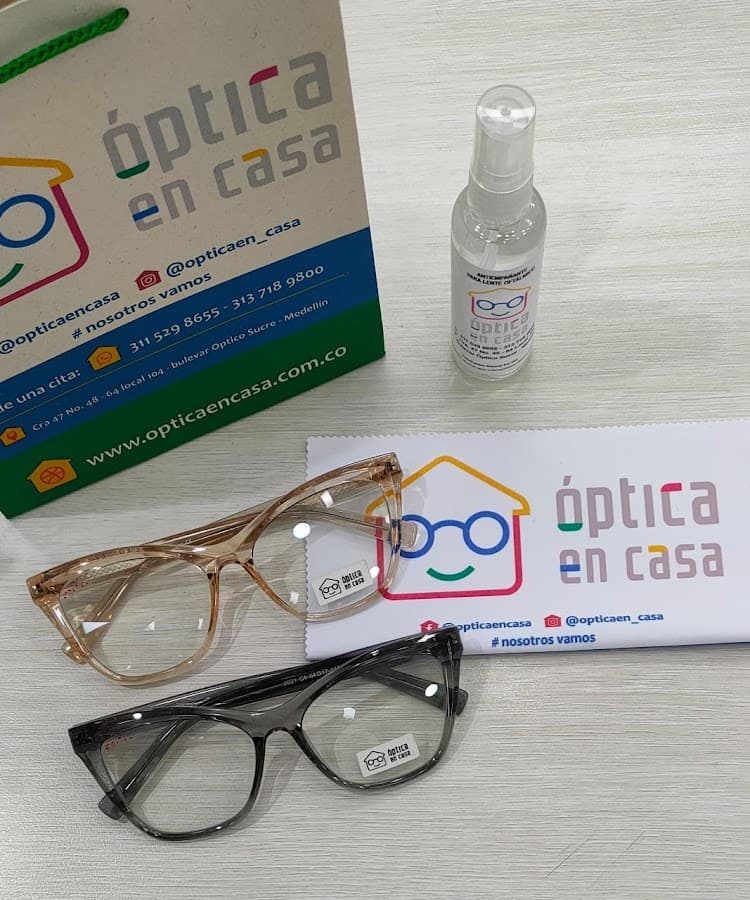 Óptica en Casa Medellín — foto