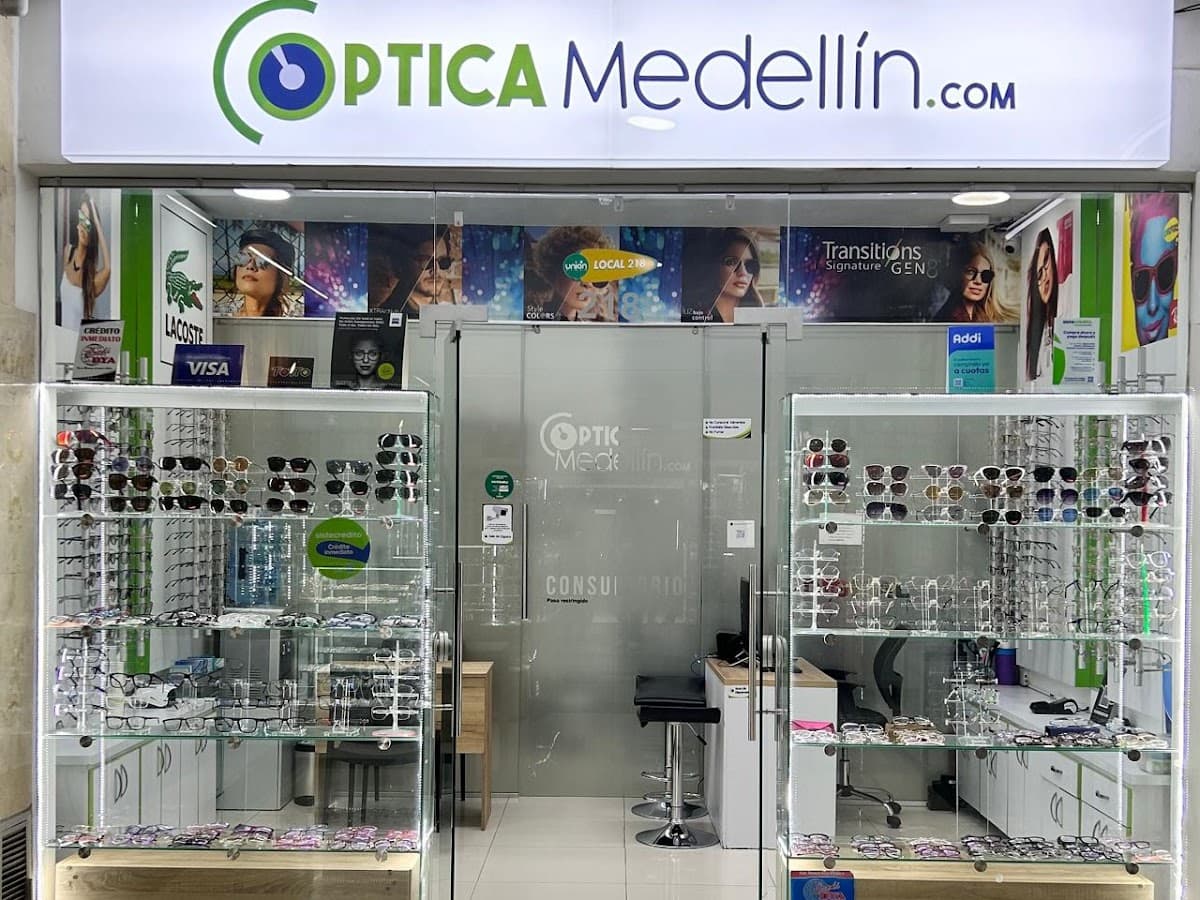 Óptica en Casa Medellín — foto