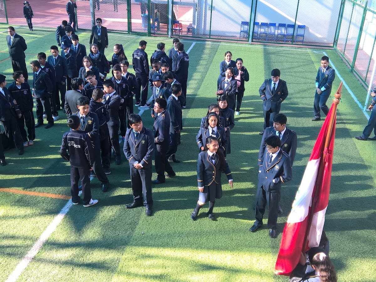 Colegio Landázuri Cusco — foto