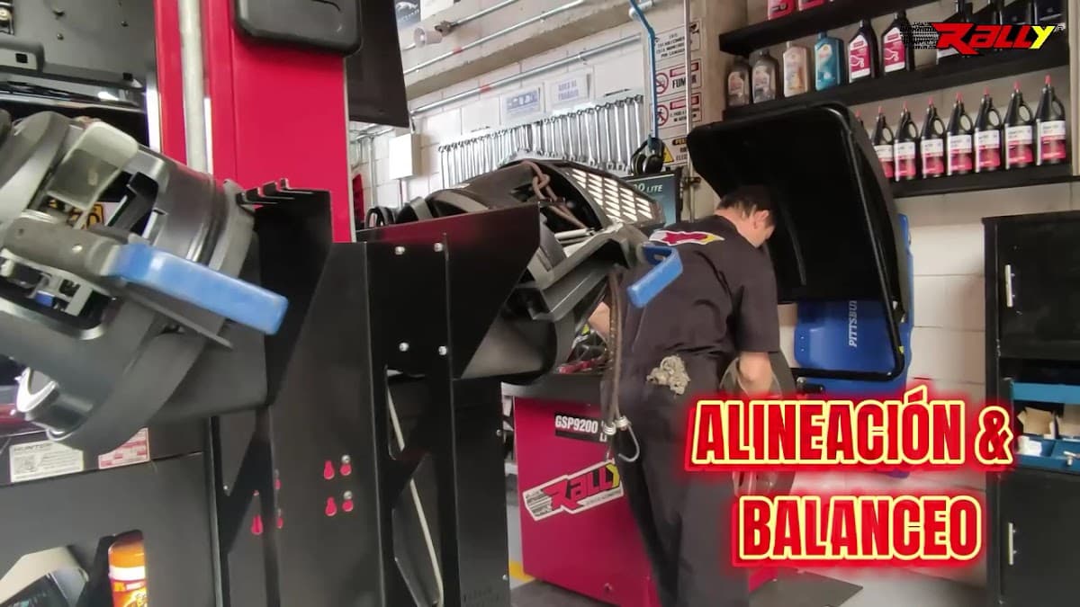 Rally Servicio Automotriz / Llantas, rines, cambio de aceite, lubricación, alineación, balanceo — foto