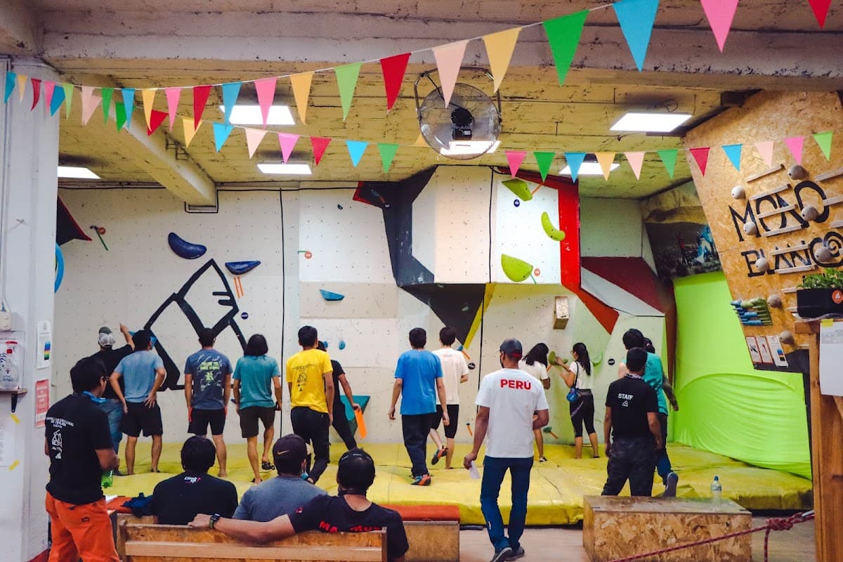 Mono Blanco Climbing & Adventure