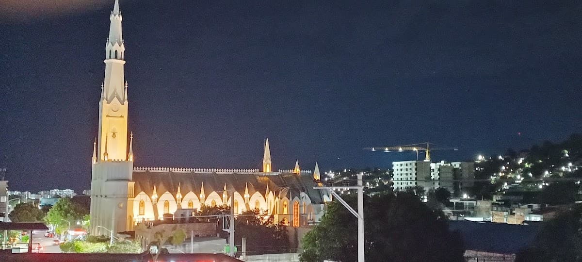 Basílica Menor Nuestra Señora del Rosario de Chiquinquirá (Parroquia San Luis Gonzaga) — foto