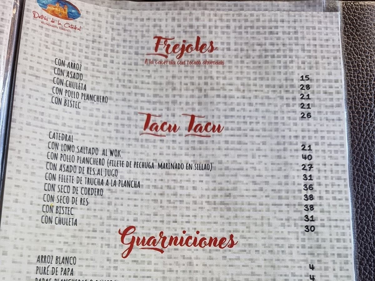 Detrás de la Catedral, Restaurante — foto