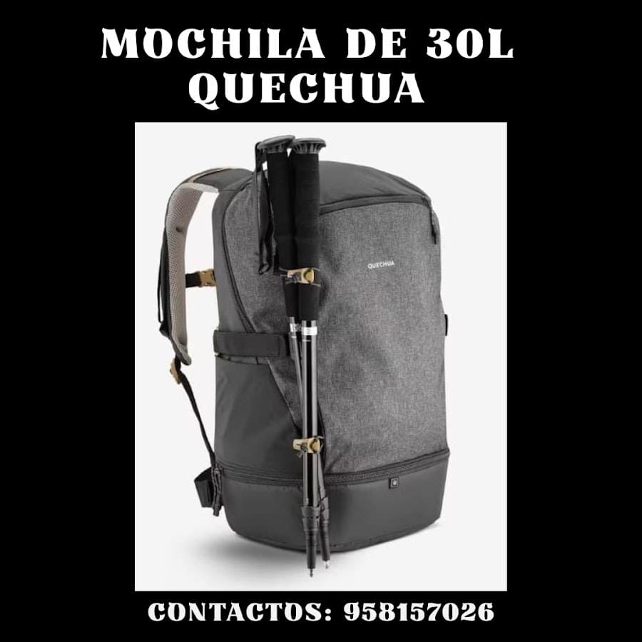 Mochilas y ropa de trekking — foto