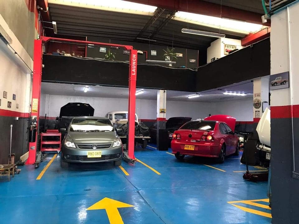 Autos Mora - Ingeniería Automotriz. — foto
