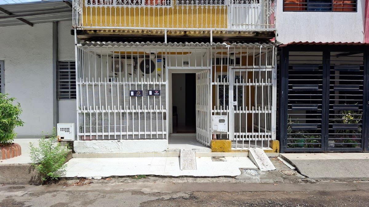 Psicología Clínica y Forense, Psicóloga Dermis Constanza Rojas Solórzano - CENFORSIP
