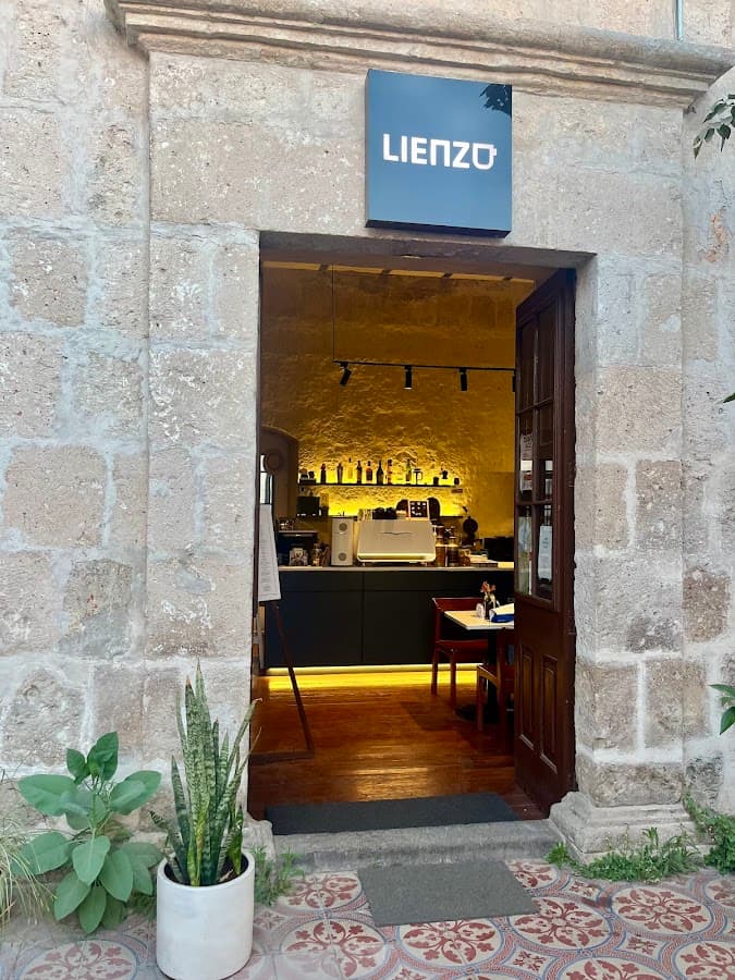 Lienzo Café — foto