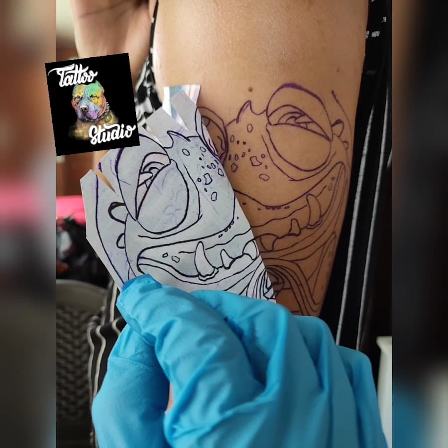 Ronnie tattoo studio