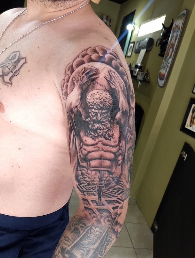 LA DOLOROSA TATTOO SHOP