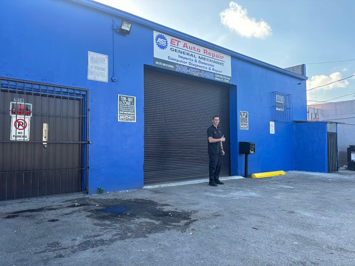 E T Auto Repair — foto