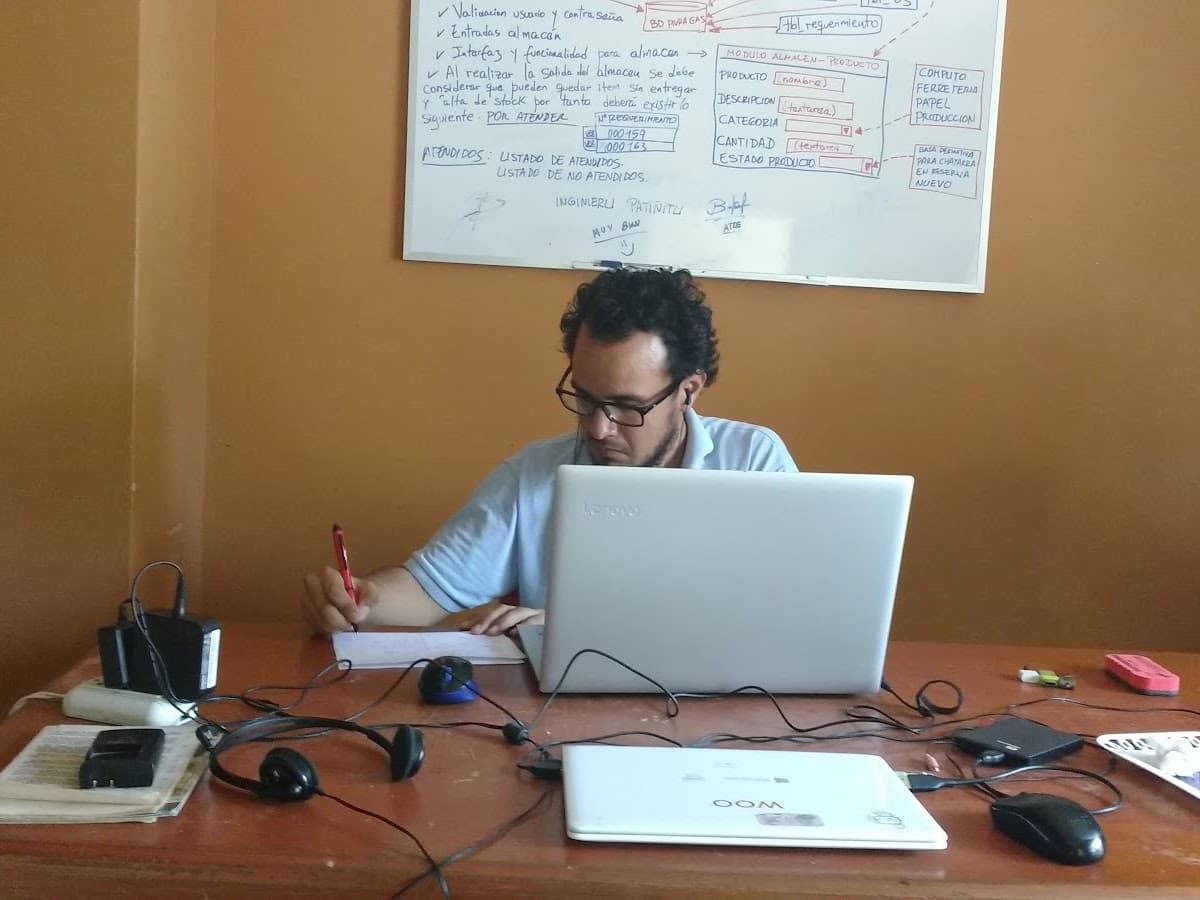 INFORMÁTICA SOLUCIONES — foto
