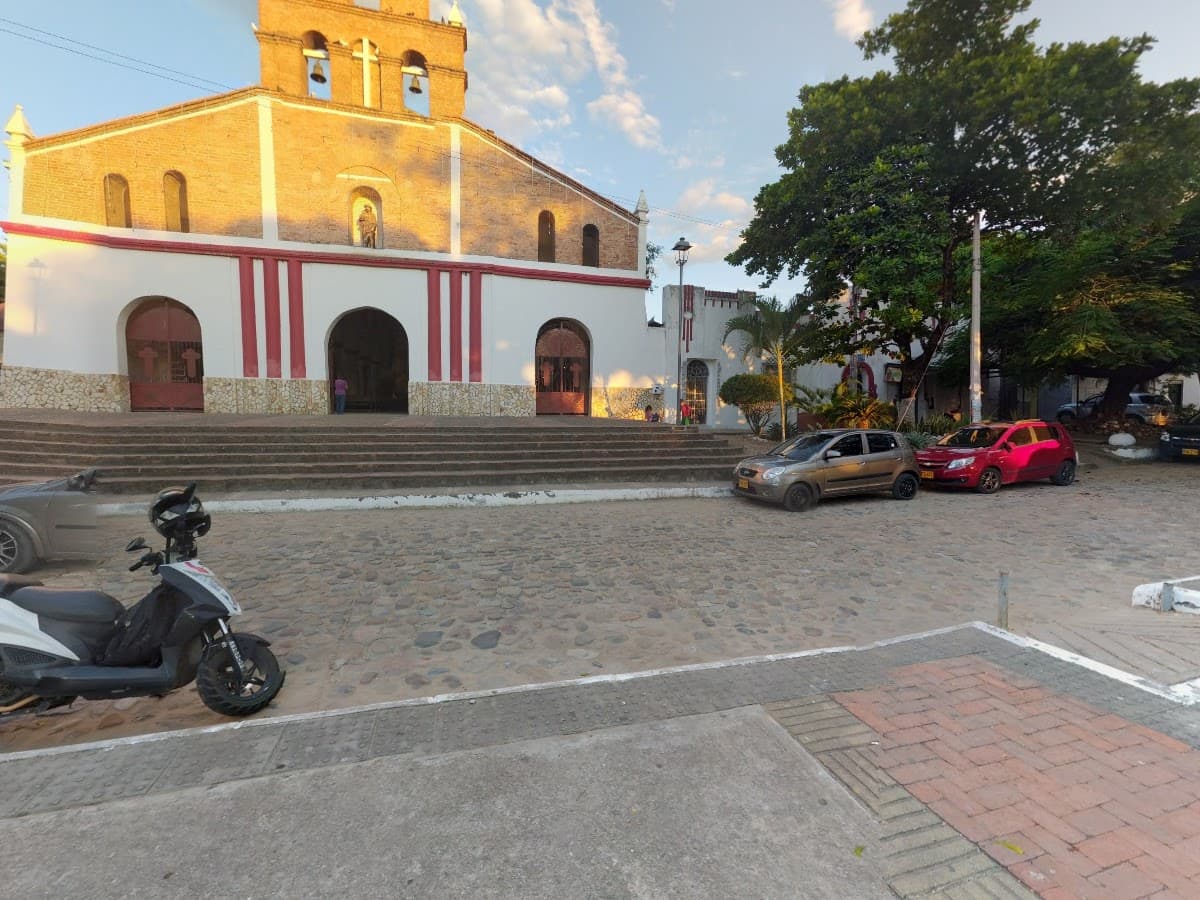 El Caguán Parque Principal — foto