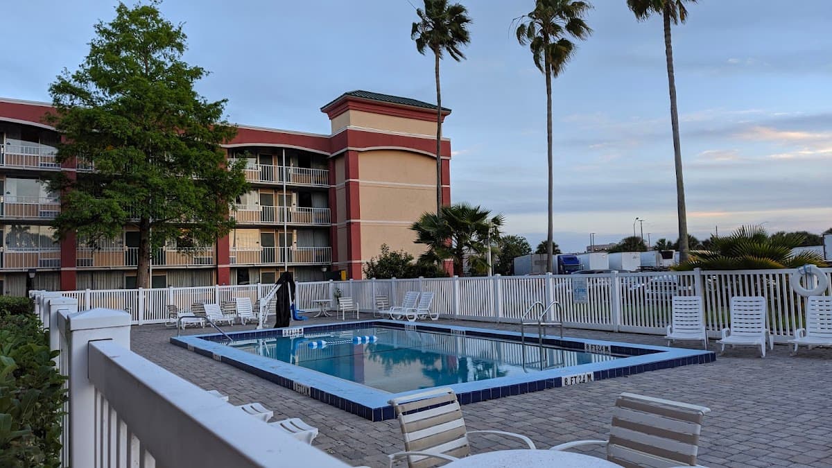 Days Inn by Wyndham Orlando Near Millenia Mall