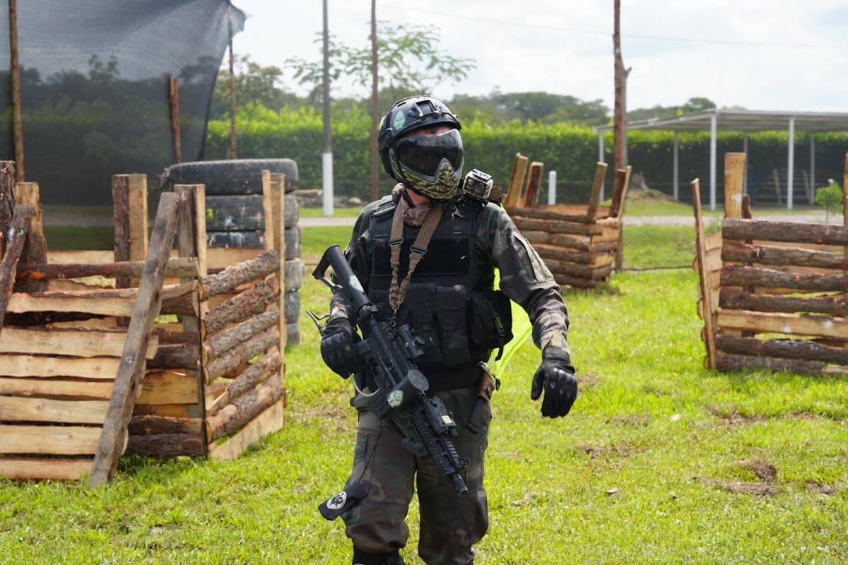 Paintball Camp Dron — foto